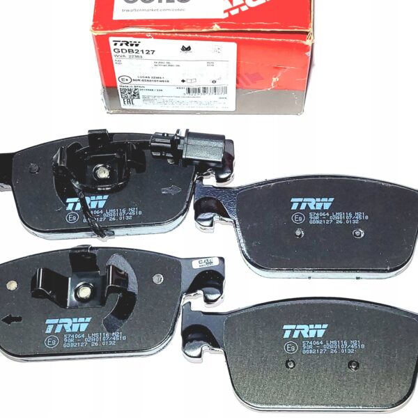 ТОРМОЗНЫЕ КОЛОДКИ. AUDI A4 15-передний TRW GDB2127