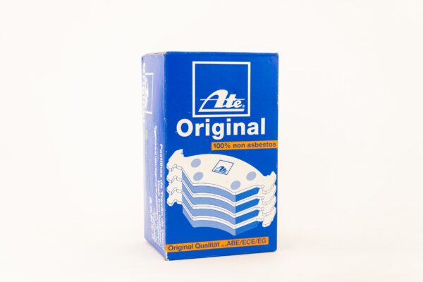 Тормозные колодки передние ATE + датчик AUDI A3 03-